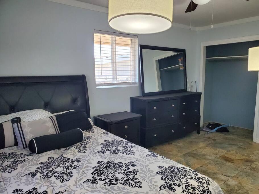 Spacious West El Paso 19 Min From Airport, Fort Bliss Military Base ภายนอก รูปภาพ